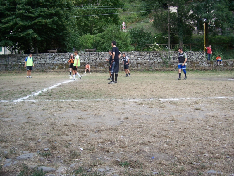  Image name: Calcio39.jpg 
 width: 800 pixel 
 height: 601 pixel 
 Size: 513516 bytes 
 Click to enlarge 